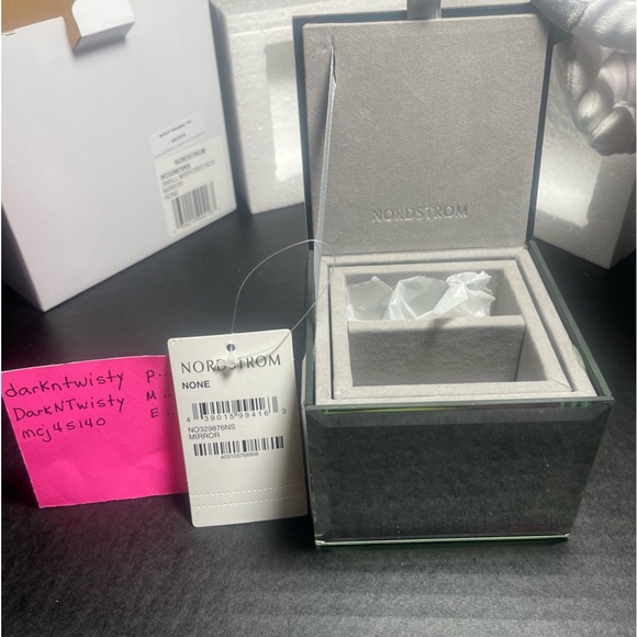 BNWT NORDSTROM 3.5” CUBE MIRRORED JEWELRY BOX BEAUTIFUL! - Picture 2 of 15